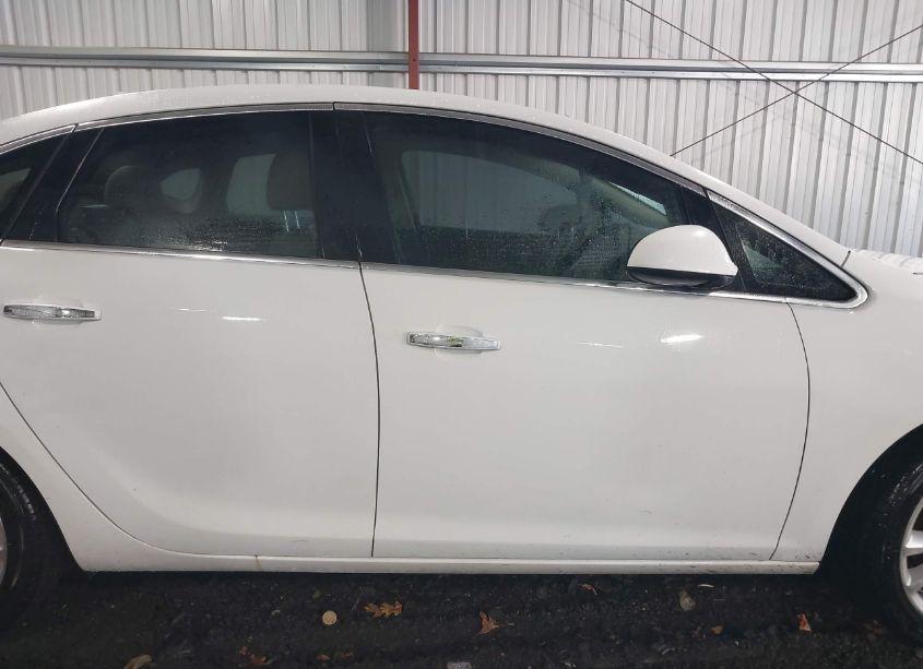 Photo 13 of 2012 Buick Verano (VIN 1G4PP5SK8C4215897)