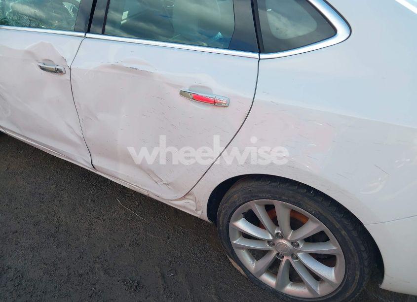 Photo 12 of 2013 Buick Verano (VIN 1G4PP5SK8D4136893)