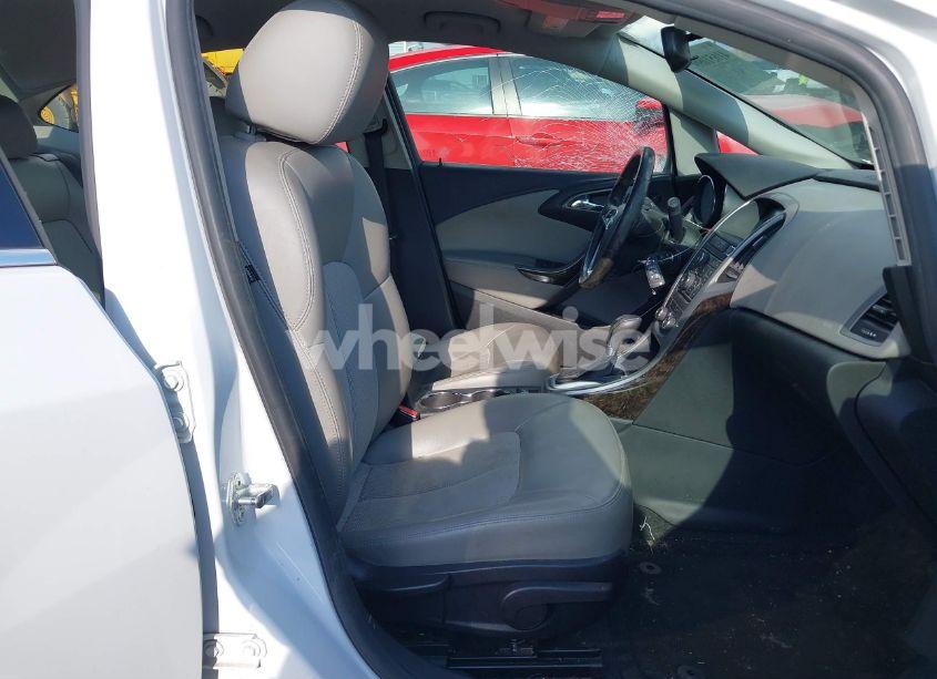 Photo 5 of 2013 Buick Verano (VIN 1G4PP5SK8D4136893)