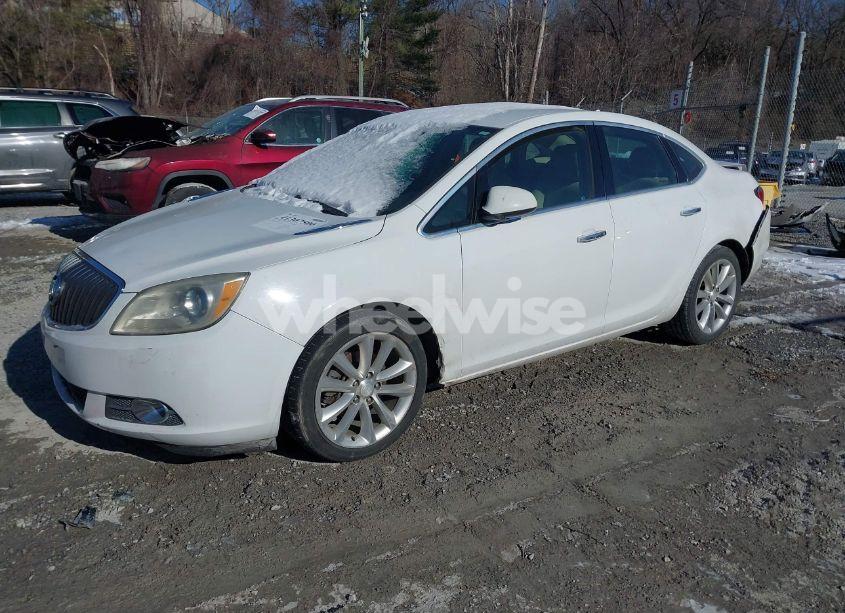 Photo 2 of 2013 Buick Verano (VIN 1G4PP5SK8D4146016)