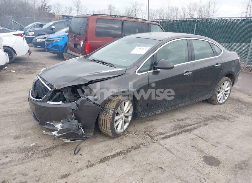 Photo 2 of 2013 Buick Verano (VIN 1G4PP5SK8D4155797)