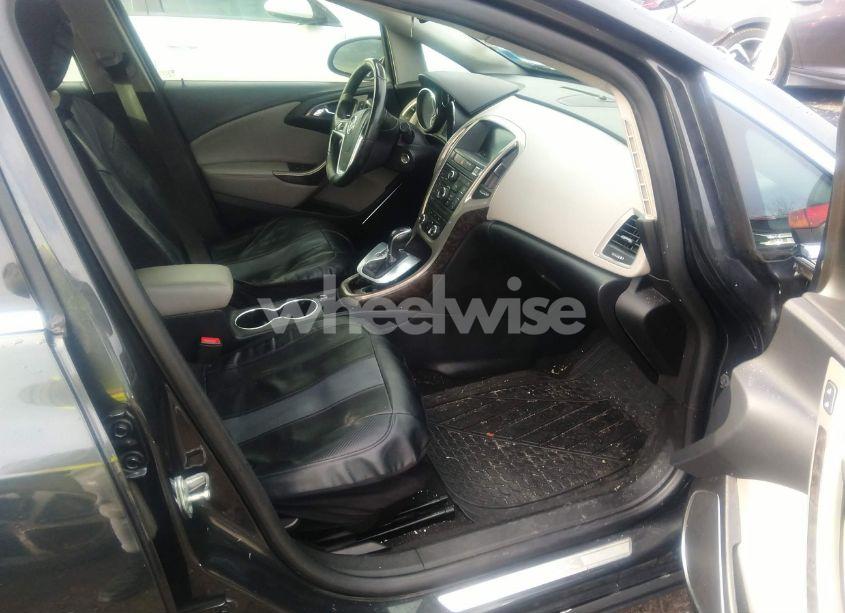 Photo 5 of 2015 Buick Verano (VIN 1G4PP5SK9F4210311)