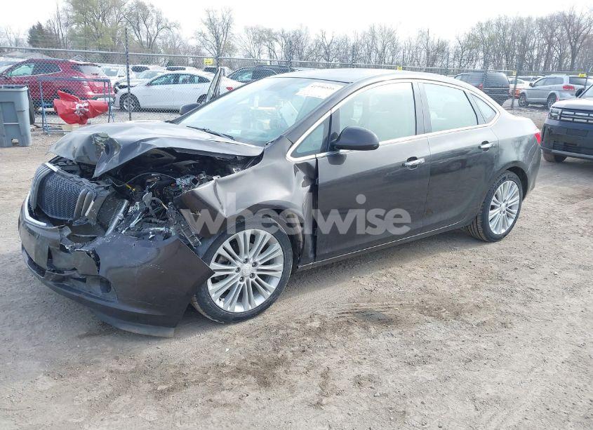 Photo 2 of 2014 Buick Verano (VIN 1G4PP5SKXE4138582)
