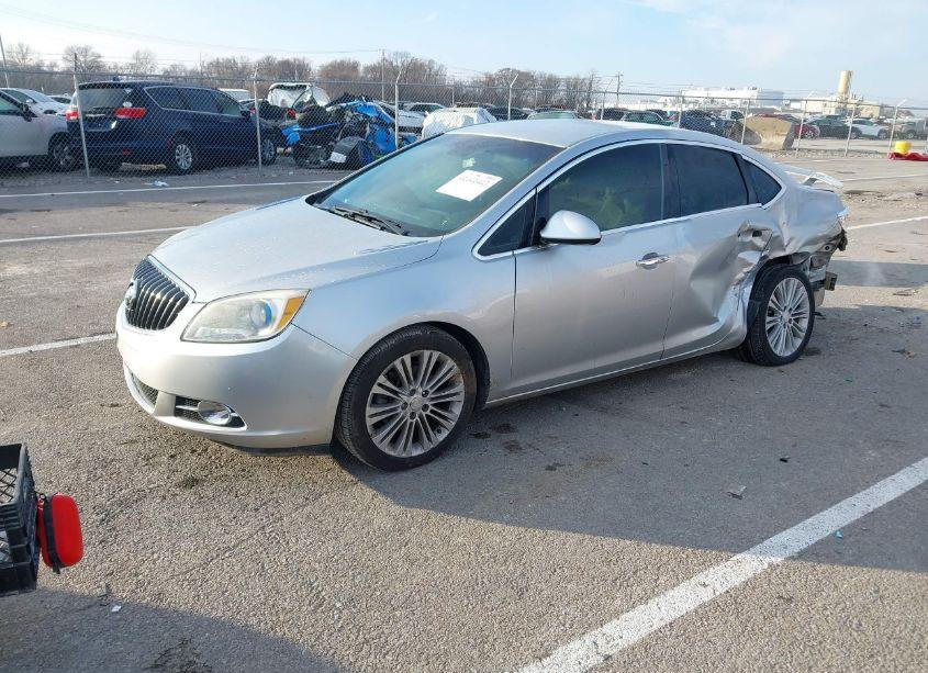 Photo 2 of 2014 Buick Verano (VIN 1G4PP5SKXE4182985)