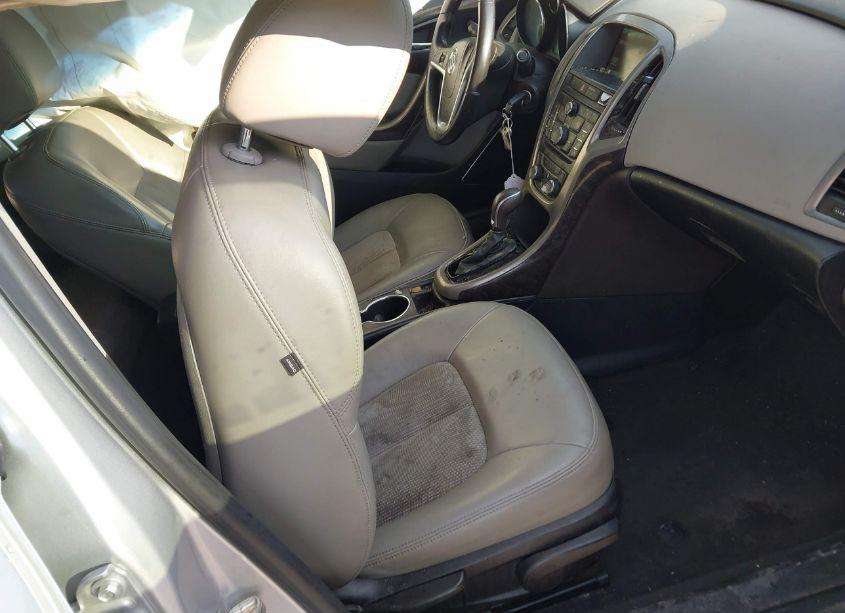 Photo 5 of 2014 Buick Verano (VIN 1G4PP5SKXE4182985)