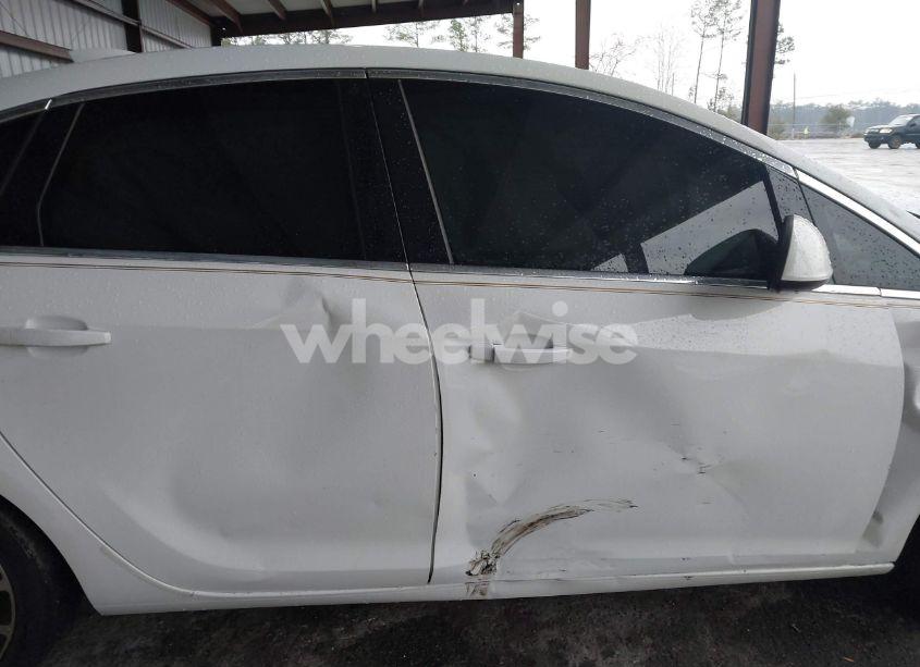 Photo 13 of 2017 Buick Verano SPORT TOURING (VIN 1G4PR5SK2H4119278)