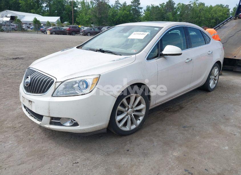 Photo 2 of 2014 Buick Verano LEATHER GROUP (VIN 1G4PS5SK8E4142340)