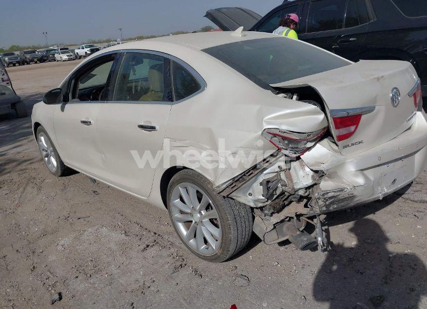 Photo 3 of 2014 Buick Verano LEATHER GROUP (VIN 1G4PS5SKXE4181334)
