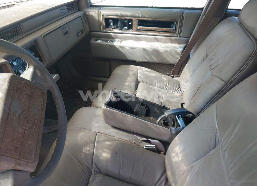 Photo 5 of 1993 Cadillac Deville N/A (VIN 1G6CD53B5P4221403)