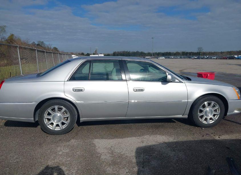 Photo 13 of 2011 Cadillac Dts STANDARD (VIN 1G6KA5E65BU116521)