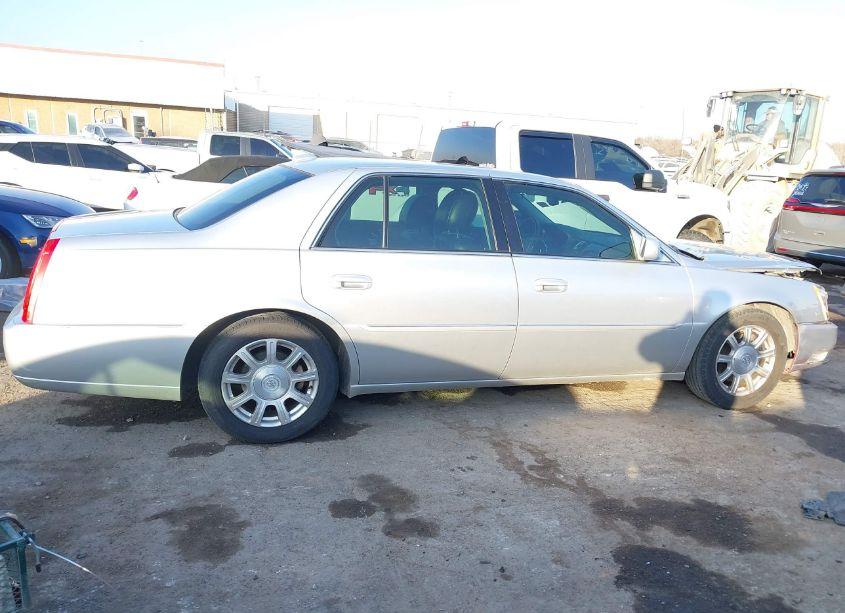 Photo 13 of 2010 Cadillac Dts STANDARD (VIN 1G6KA5EY3AU129820)