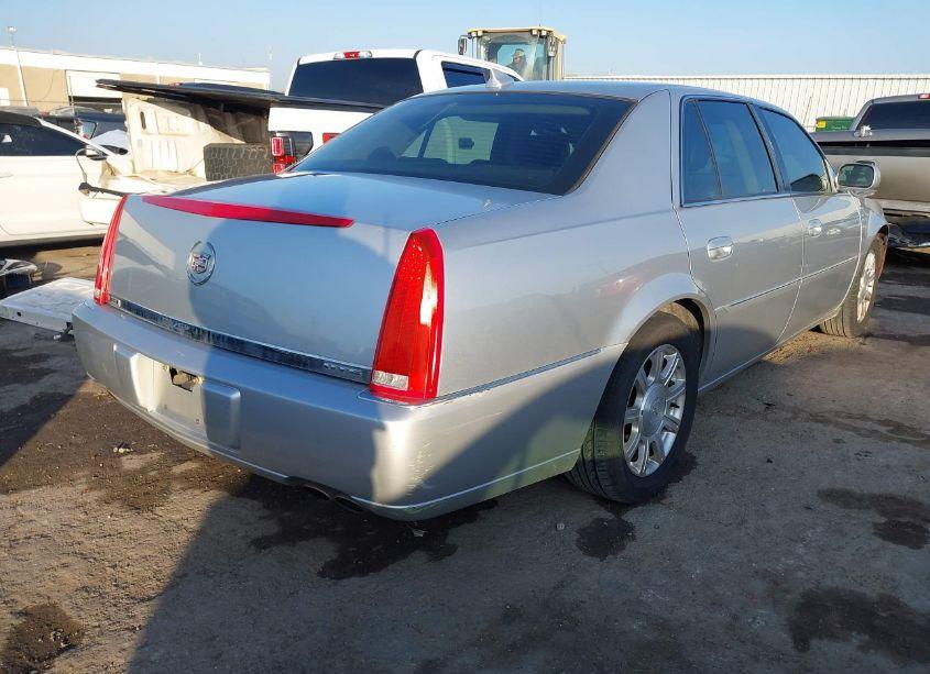 Photo 4 of 2010 Cadillac Dts STANDARD (VIN 1G6KA5EY3AU129820)