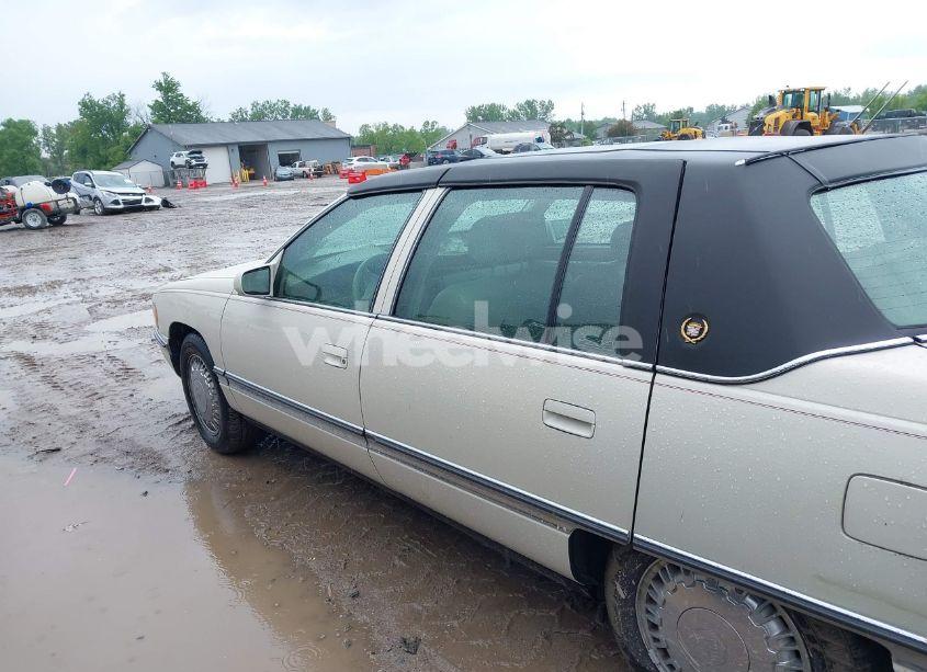 Photo 14 of 1996 Cadillac Deville N/A (VIN 1G6KD52Y1TU305696)