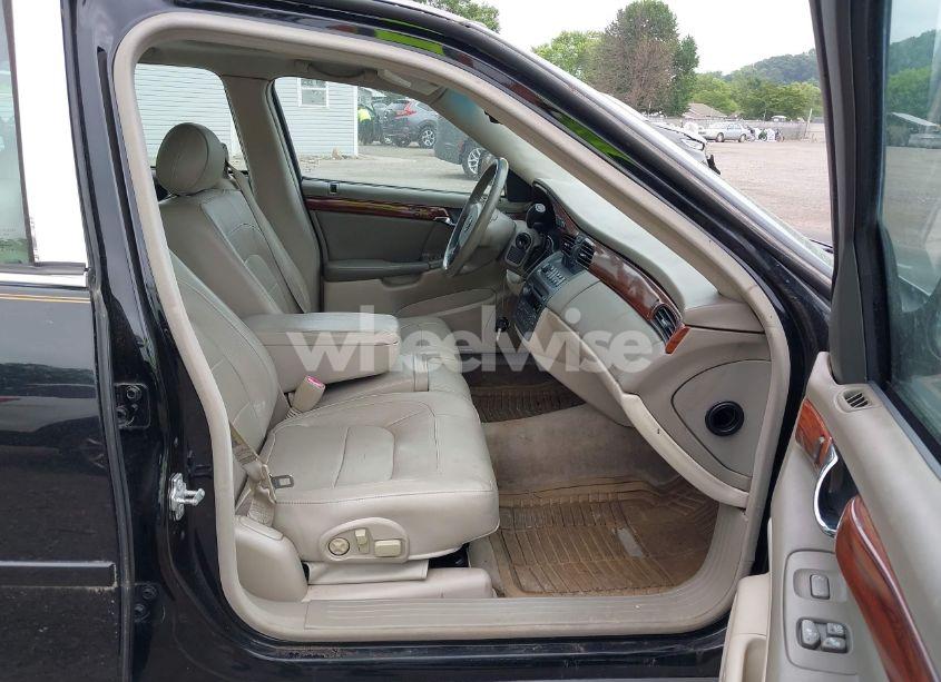 Photo 5 of 2005 Cadillac Deville STANDARD (VIN 1G6KD54Y05U173319)