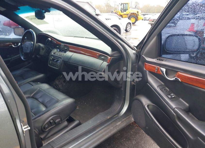 Photo 5 of 2005 Cadillac Deville LIVERY (VIN 1G6KD54Y15U225816)