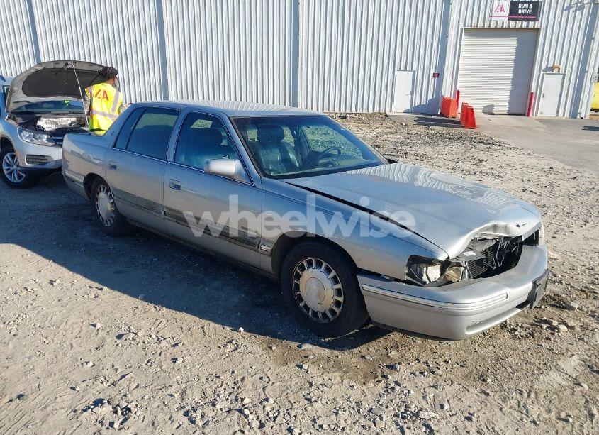 1998 Cadillac Deville STANDARD (VIN 1G6KD54Y3WU747543) main photo