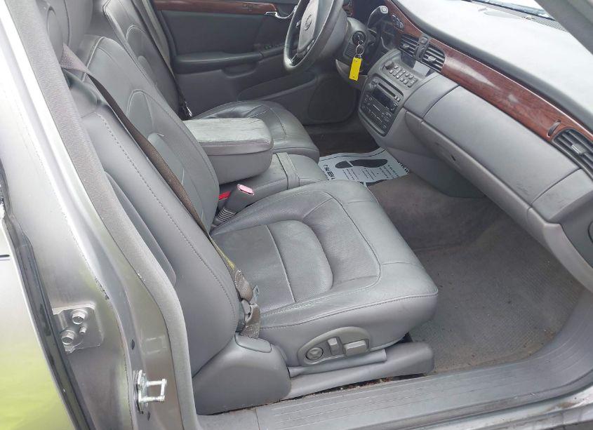 Photo 5 of 2005 Cadillac Deville LIVERY (VIN 1G6KD54Y65U198175)