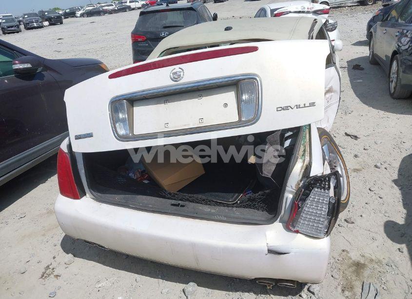 Photo 16 of 2005 Cadillac Deville LIVERY (VIN 1G6KD54Y75U133528)