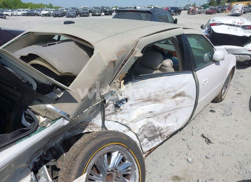 Photo 6 of 2005 Cadillac Deville LIVERY (VIN 1G6KD54Y75U133528)