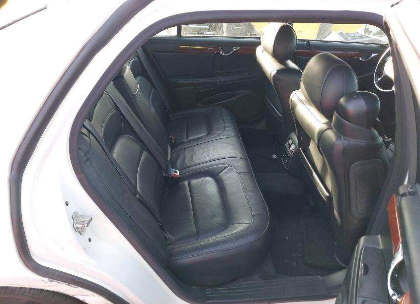 Photo 8 of 2005 Cadillac Deville STANDARD (VIN 1G6KD54Y75U219289)