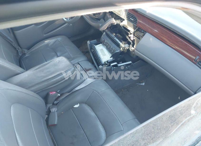 Photo 5 of 2005 Cadillac Deville LIVERY (VIN 1G6KD54Y85U233718)