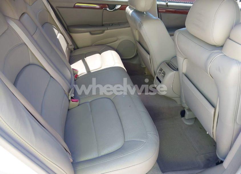 Photo 8 of 2005 Cadillac Deville LIVERY (VIN 1G6KD54Y95U119811)