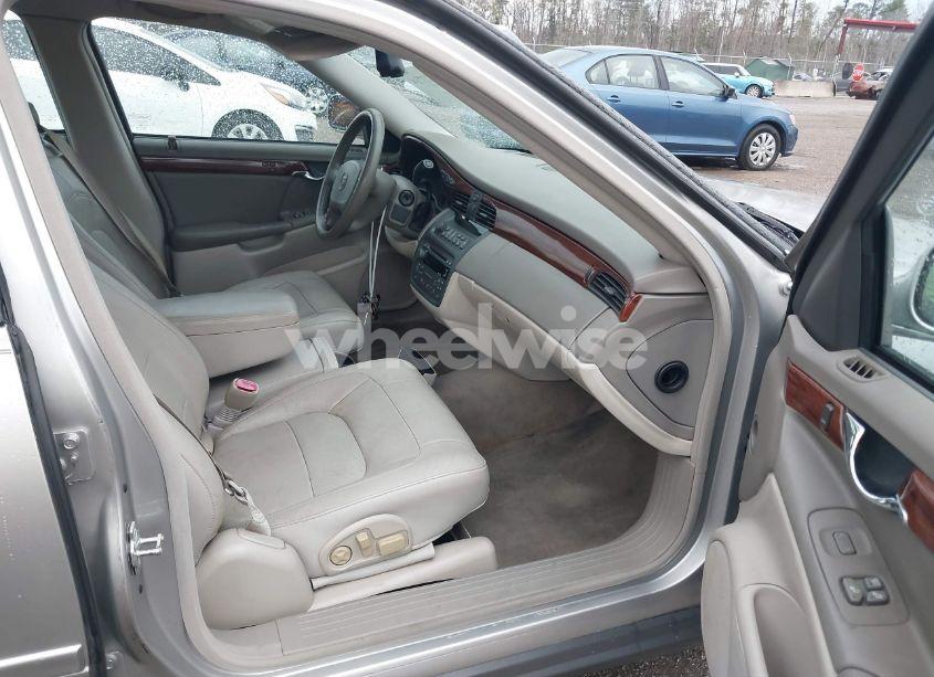 Photo 5 of 2005 Cadillac Deville LIVERY (VIN 1G6KD54Y95U196632)