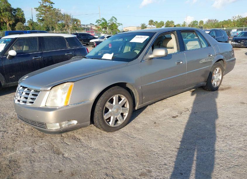 Photo 2 of 2007 Cadillac Dts LUXURY I (VIN 1G6KD57Y07U176588)
