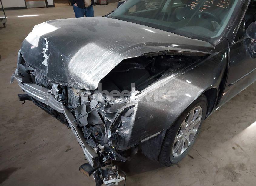 Photo 2 of 2009 Cadillac Dts 1SB (VIN 1G6KD57Y49U111830)