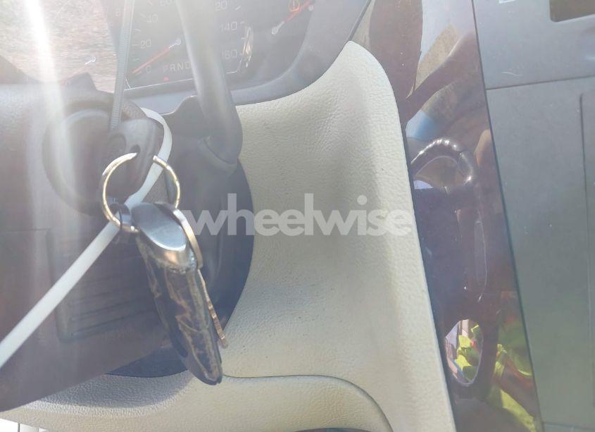 Photo 11 of 2009 Cadillac Dts 1SB (VIN 1G6KD57Y49U117823)