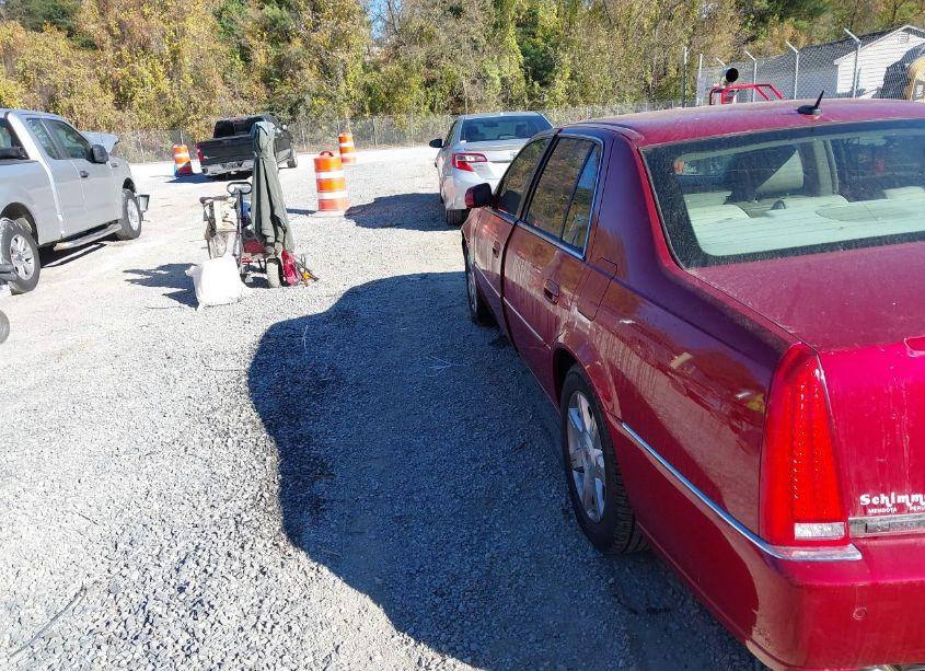 Photo 3 of 2008 Cadillac Dts 1SC (VIN 1G6KD57YX8U102743)