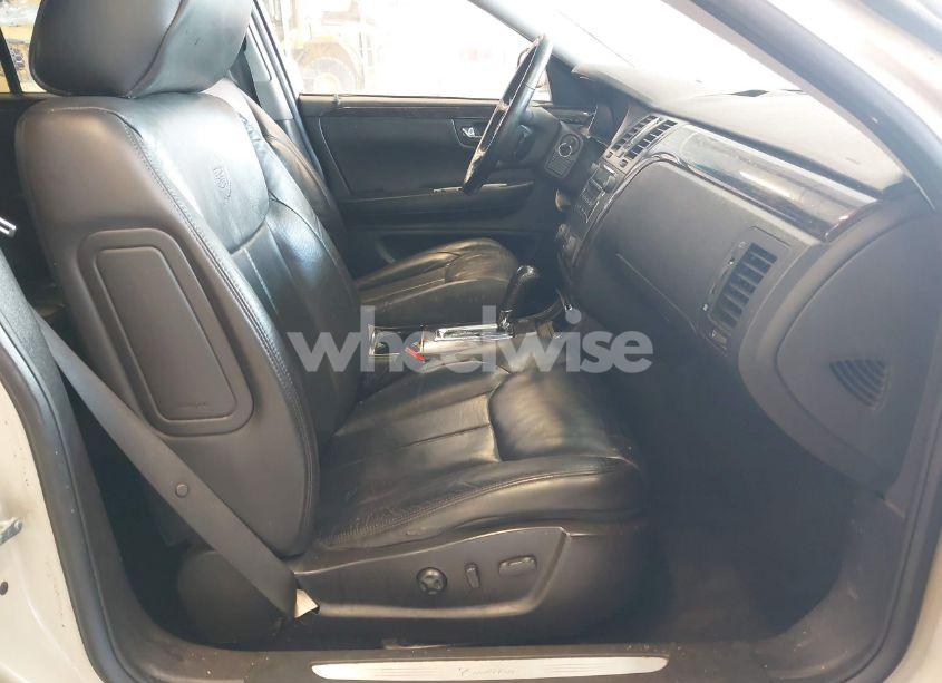 Photo 5 of 2011 Cadillac Dts LUXURY COLLECTION (VIN 1G6KD5E61BU123943)