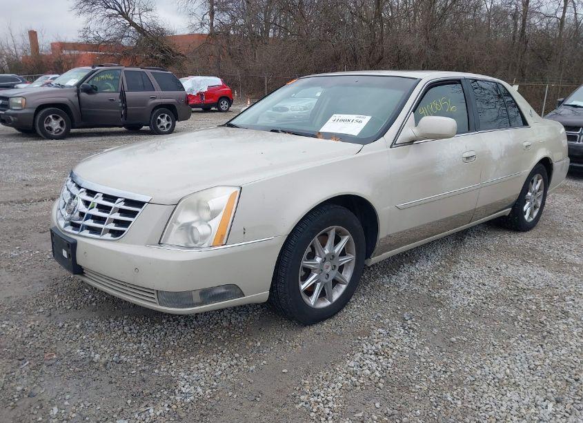 Photo 2 of 2011 Cadillac Dts LUXURY COLLECTION (VIN 1G6KD5E61BU143884)