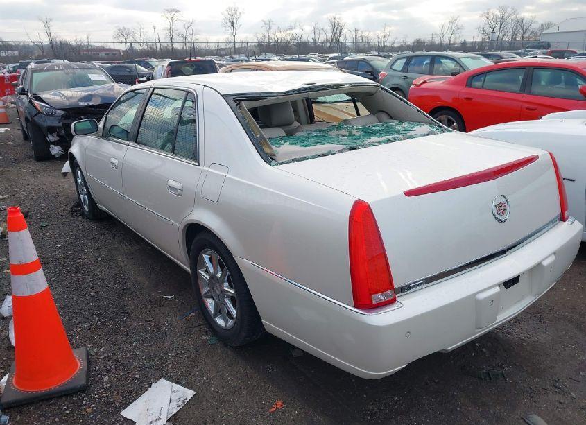 Photo 3 of 2011 Cadillac Dts LUXURY COLLECTION (VIN 1G6KD5E68BU120893)