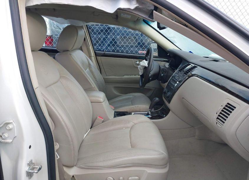 Photo 5 of 2011 Cadillac Dts LUXURY COLLECTION (VIN 1G6KD5E68BU120893)