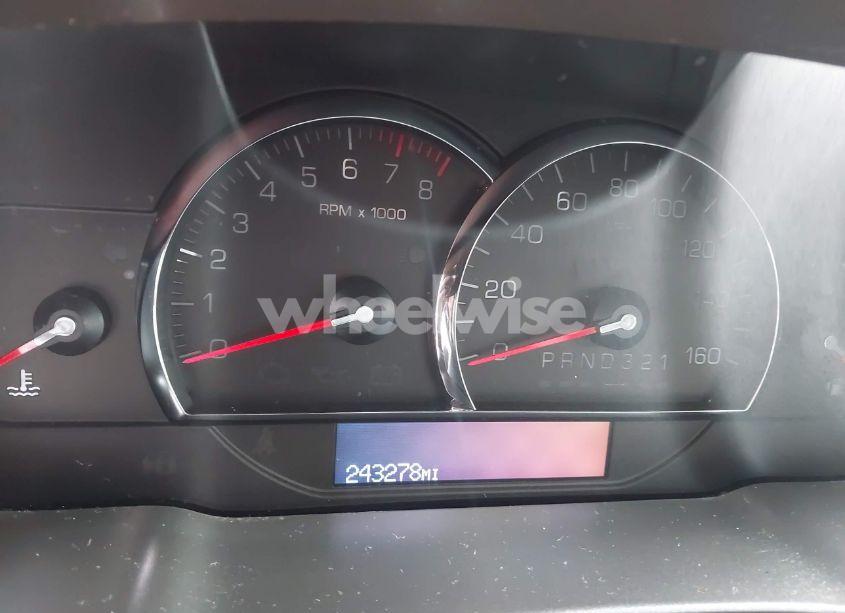 Photo 7 of 2010 Cadillac Dts LUXURY COLLECTION (VIN 1G6KD5EY1AU137342)