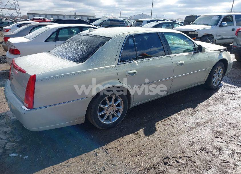Photo 4 of 2010 Cadillac Dts LUXURY COLLECTION (VIN 1G6KD5EY2AU105662)