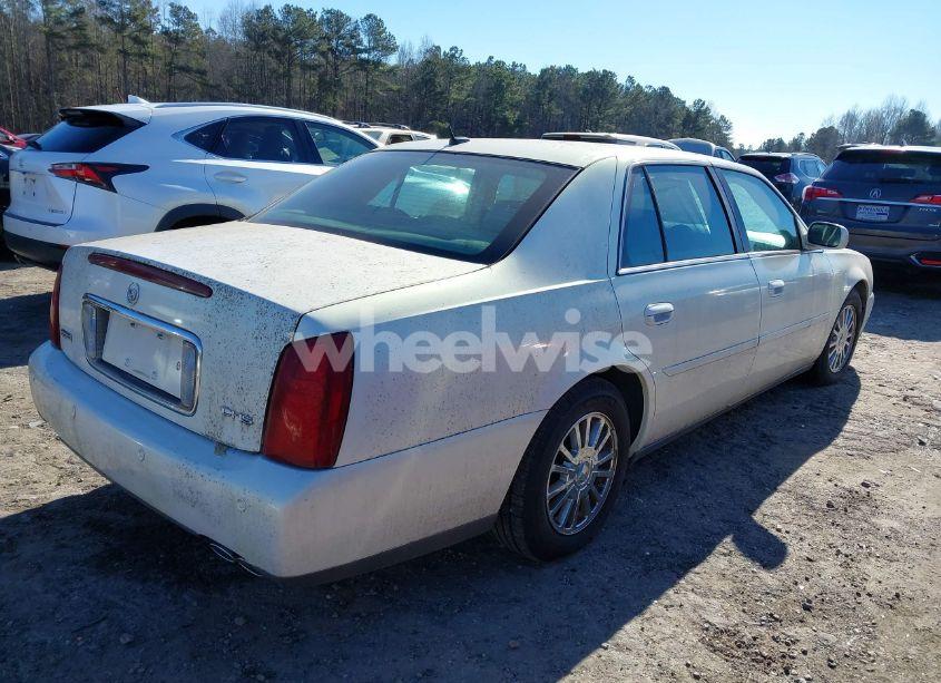 Photo 4 of 2005 Cadillac Deville DHS (VIN 1G6KE57Y45U184350)