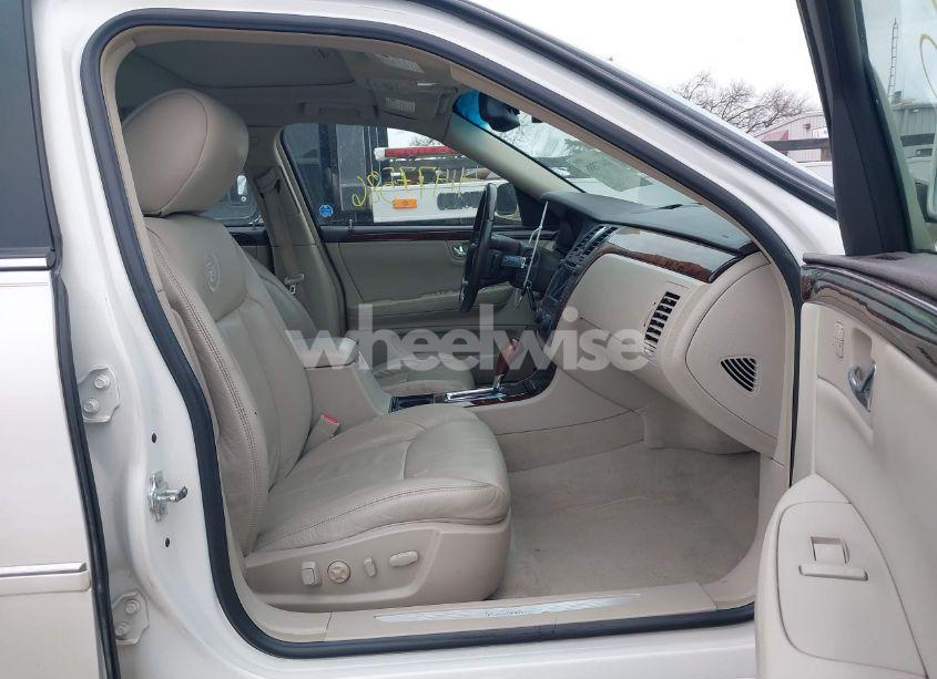 Photo 5 of 2011 Cadillac Dts PREMIUM COLLECTION (VIN 1G6KH5E62BU126967)