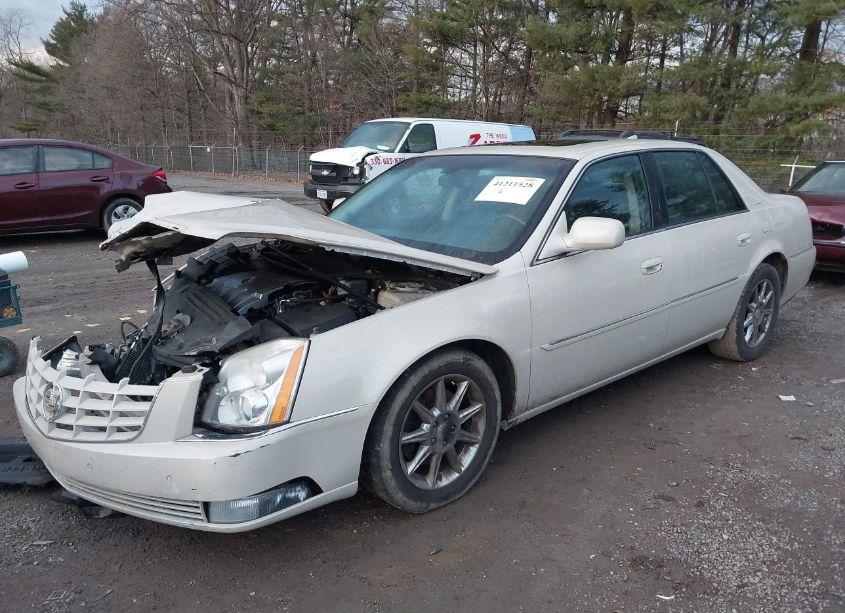 Photo 2 of 2011 Cadillac Dts PREMIUM COLLECTION (VIN 1G6KH5E62BU138469)