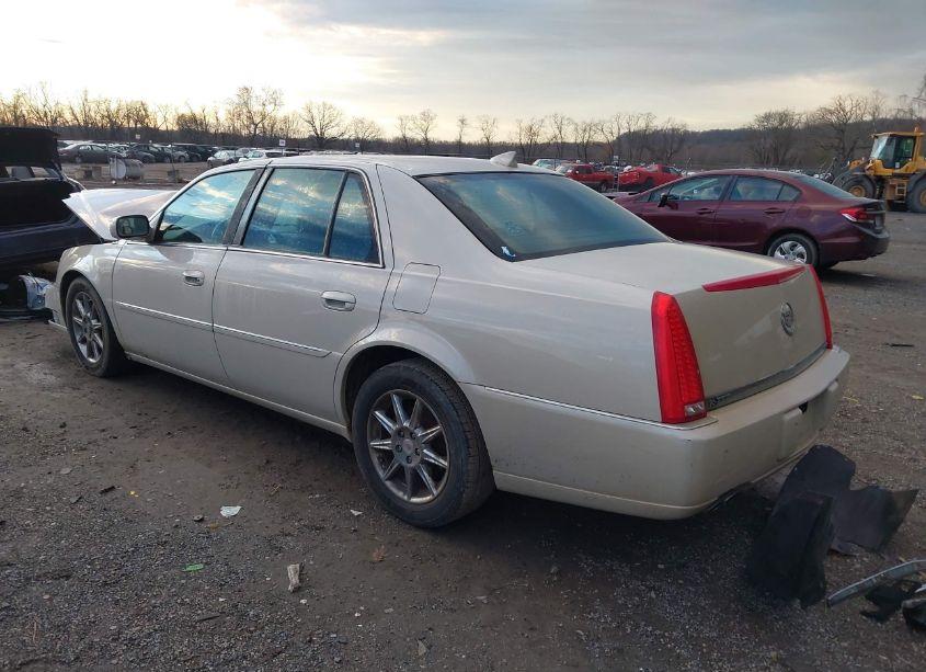 Photo 3 of 2011 Cadillac Dts PREMIUM COLLECTION (VIN 1G6KH5E62BU138469)