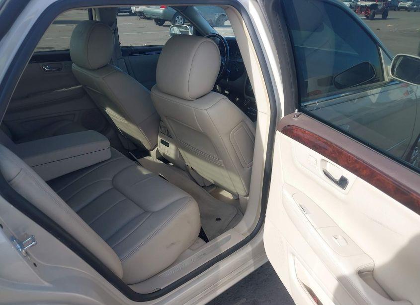 Photo 8 of 2011 Cadillac Dts PREMIUM COLLECTION (VIN 1G6KH5E65BU131774)