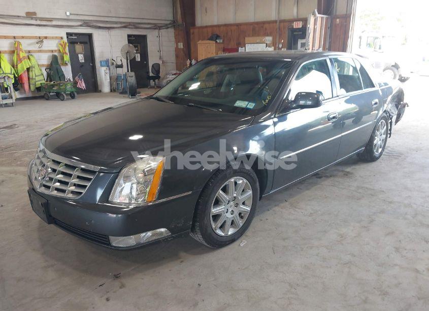 Photo 2 of 2011 Cadillac Dts PREMIUM COLLECTION (VIN 1G6KH5E68BU134202)