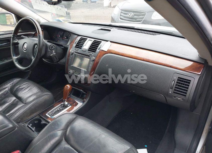 Photo 5 of 2011 Cadillac Dts PREMIUM COLLECTION (VIN 1G6KH5E6XBU128742)