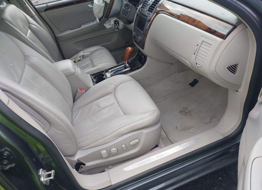 Photo 5 of 2010 Cadillac Dts PREMIUM COLLECTION (VIN 1G6KH5EY1AU116866)