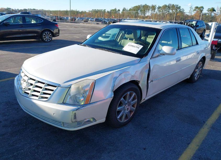 Photo 2 of 2010 Cadillac Dts PREMIUM COLLECTION (VIN 1G6KH5EY3AU136357)