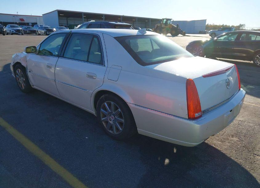 Photo 3 of 2010 Cadillac Dts PREMIUM COLLECTION (VIN 1G6KH5EY3AU136357)