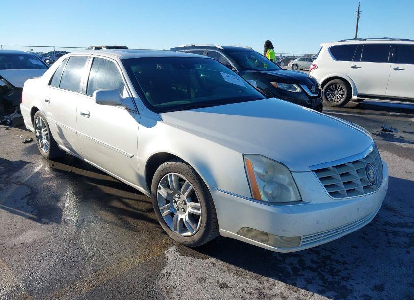 2010 Cadillac Dts PLATINUM COLLECTION (VIN 1G6KP5E93AU127833) main photo