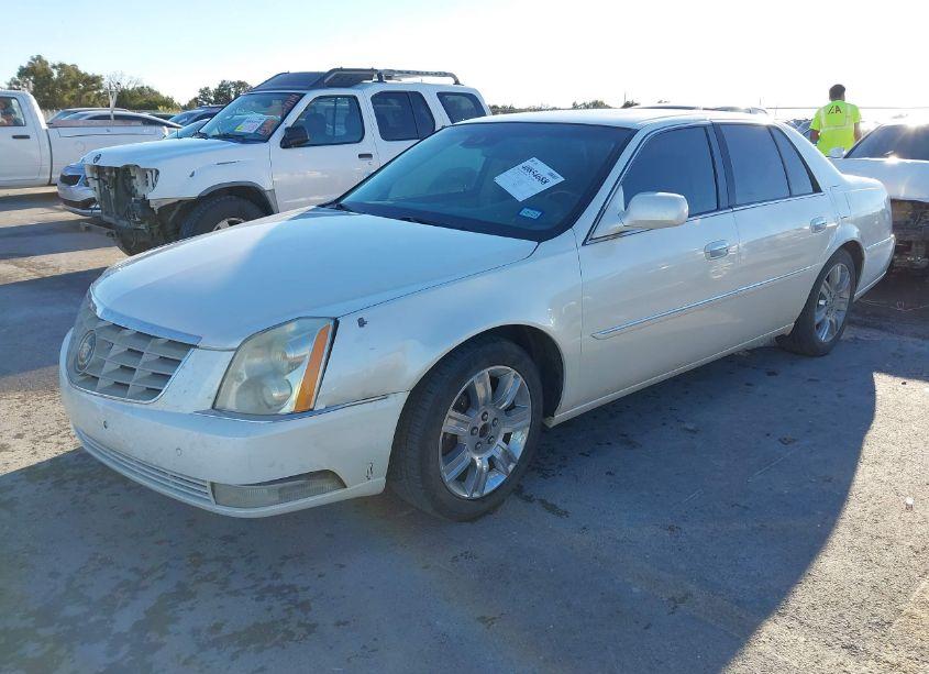 Photo 2 of 2010 Cadillac Dts PLATINUM COLLECTION (VIN 1G6KP5E93AU127833)