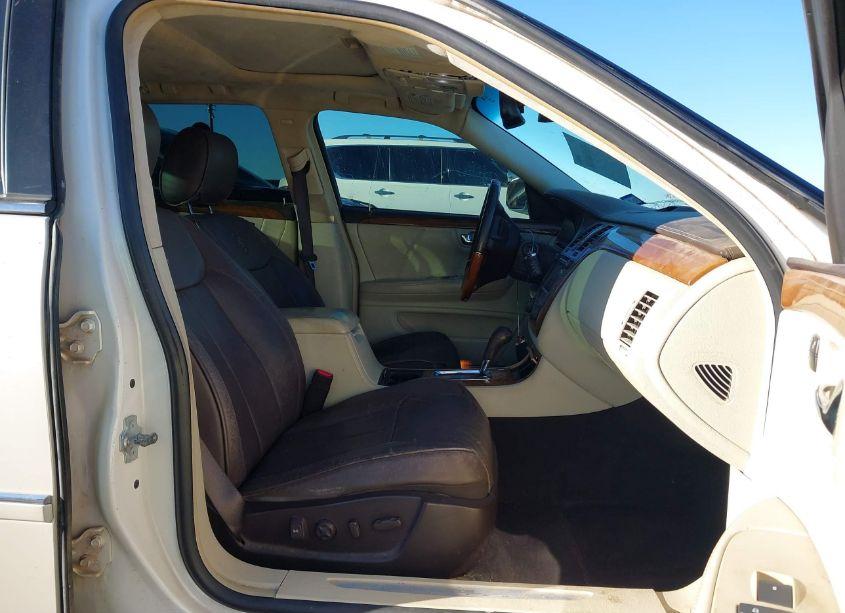 Photo 5 of 2010 Cadillac Dts PLATINUM COLLECTION (VIN 1G6KP5E93AU127833)